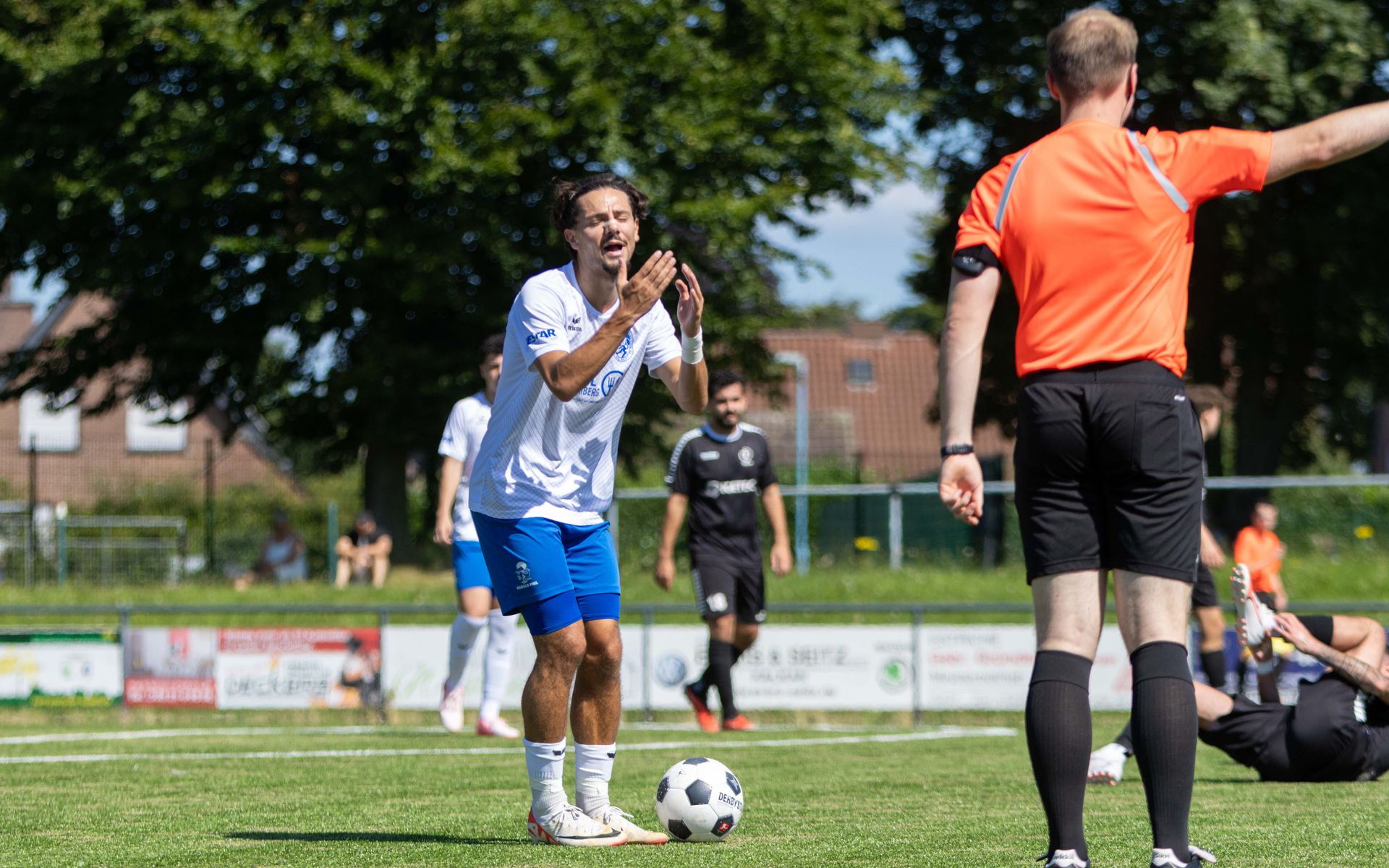 Kampfgeist trotz Unterzahl: SSVg erkämpft 1:1 in Meerbusch