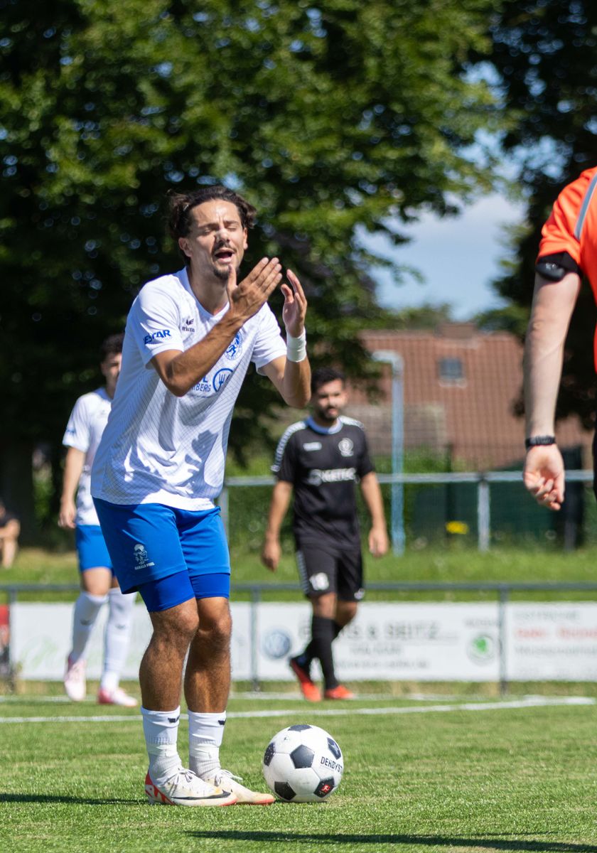 Kampfgeist trotz Unterzahl: SSVg erkämpft 1:1 in Meerbusch