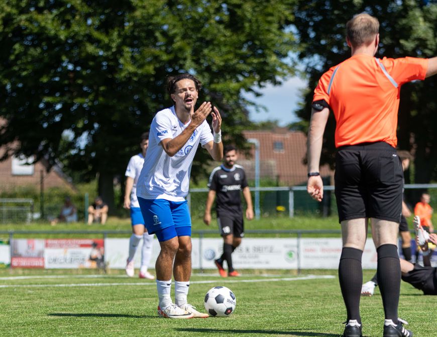 Kampfgeist trotz Unterzahl: SSVg erkämpft 1:1 in Meerbusch