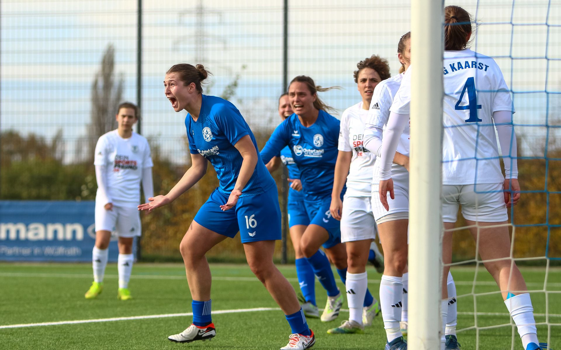 Die Fotos vom 1:0 Erfolg der SSVg Damen