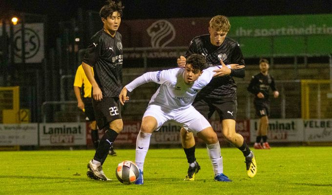 Derbysieg - Velbert ist und bleibt blau